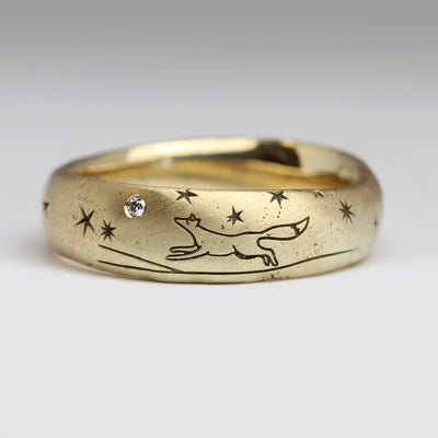 Sandcast 9ct Yellow Gold Ring with Starry Night Fox Engraving & White Diamond
