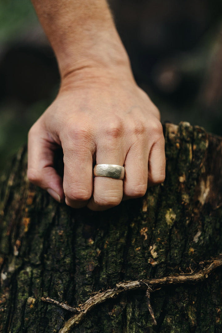 9ct Yellow Gold 10mm Comfort Sandcast Ring - Size Z3/4 – Justin Duance